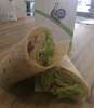 Wrap Caesersalade (wrap, ijsbergsla, rode ui, kip en hommade caesardressing)